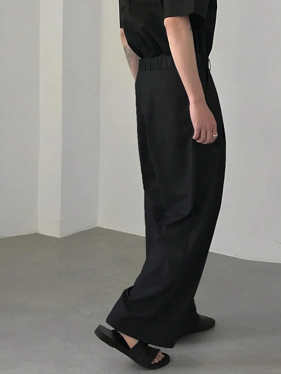 GORGLITTER Men's Pleated Wide Leg Pants Straight High Waisted Work Pants Trousers with Pocket