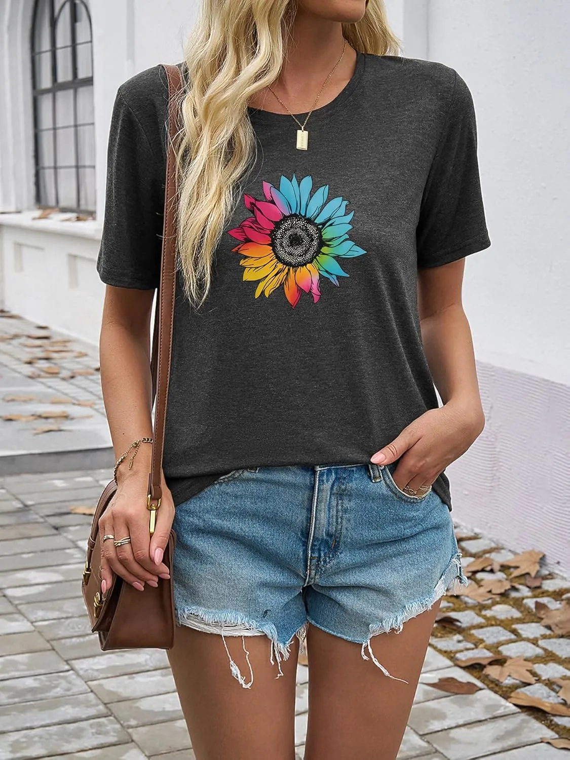 Plus Size Sunflower Graphic Tees for Women Cute Dandelion Short Sleeve T-Shirt Crewneck Ladies Tee Tops