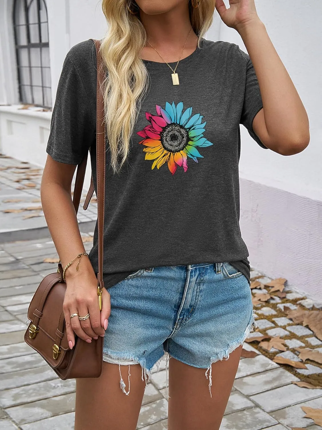 Plus Size Sunflower Graphic Tees for Women Cute Dandelion Short Sleeve T-Shirt Crewneck Ladies Tee Tops